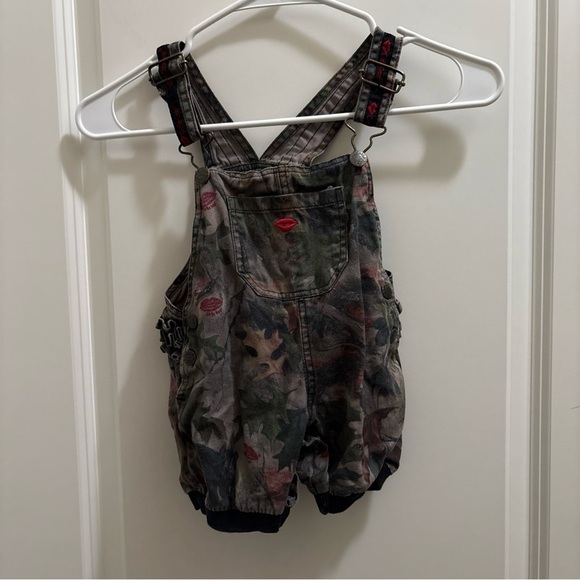 Girlie Gear Baby Camo Overalls 6-9 Months Hunting Outdoors Ruffle Butt - Picture 1 of 4